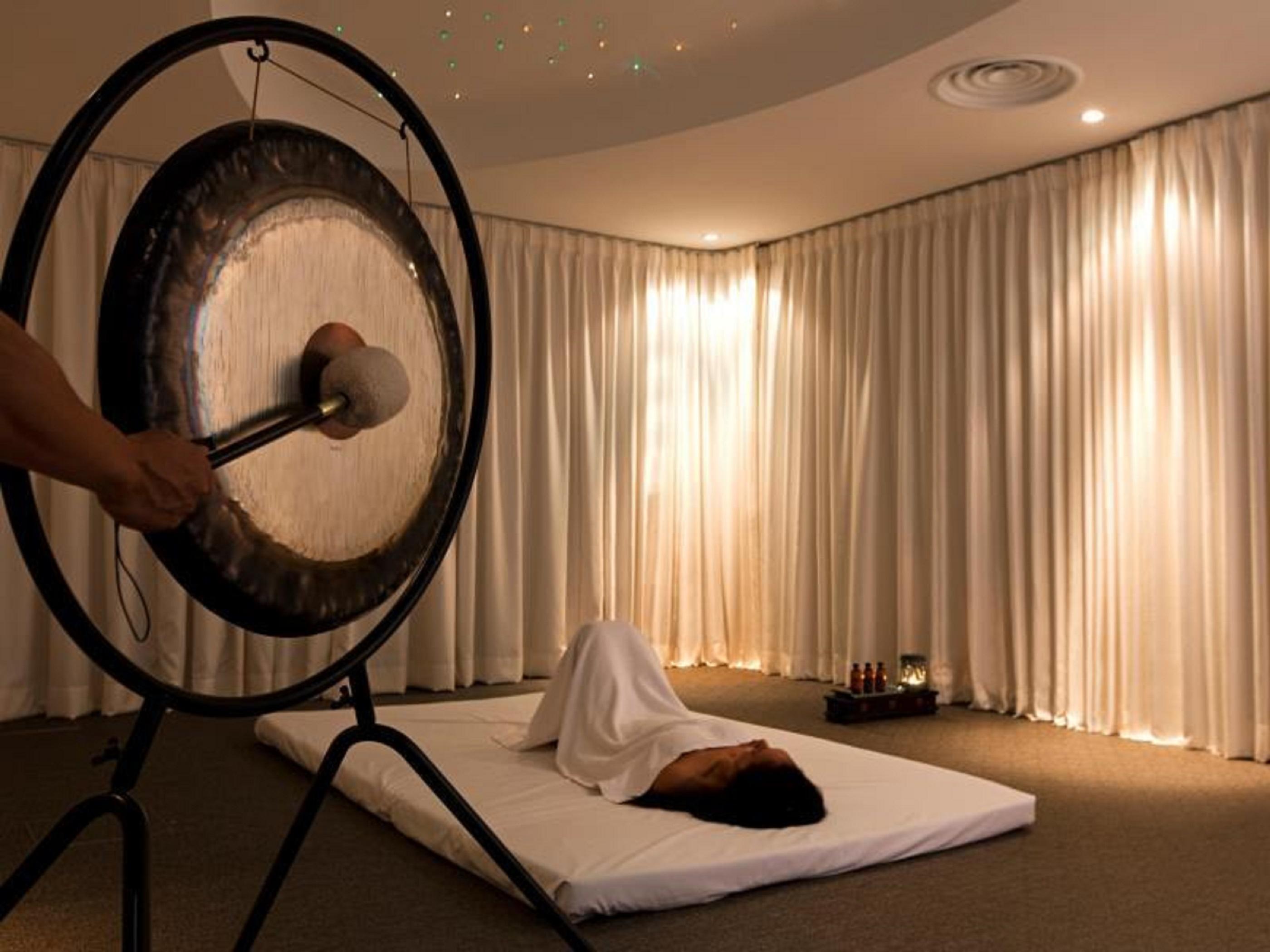 Hotel The Ritz-Carlton, Kuala Lumpur Exteriér fotografie Gong therapy