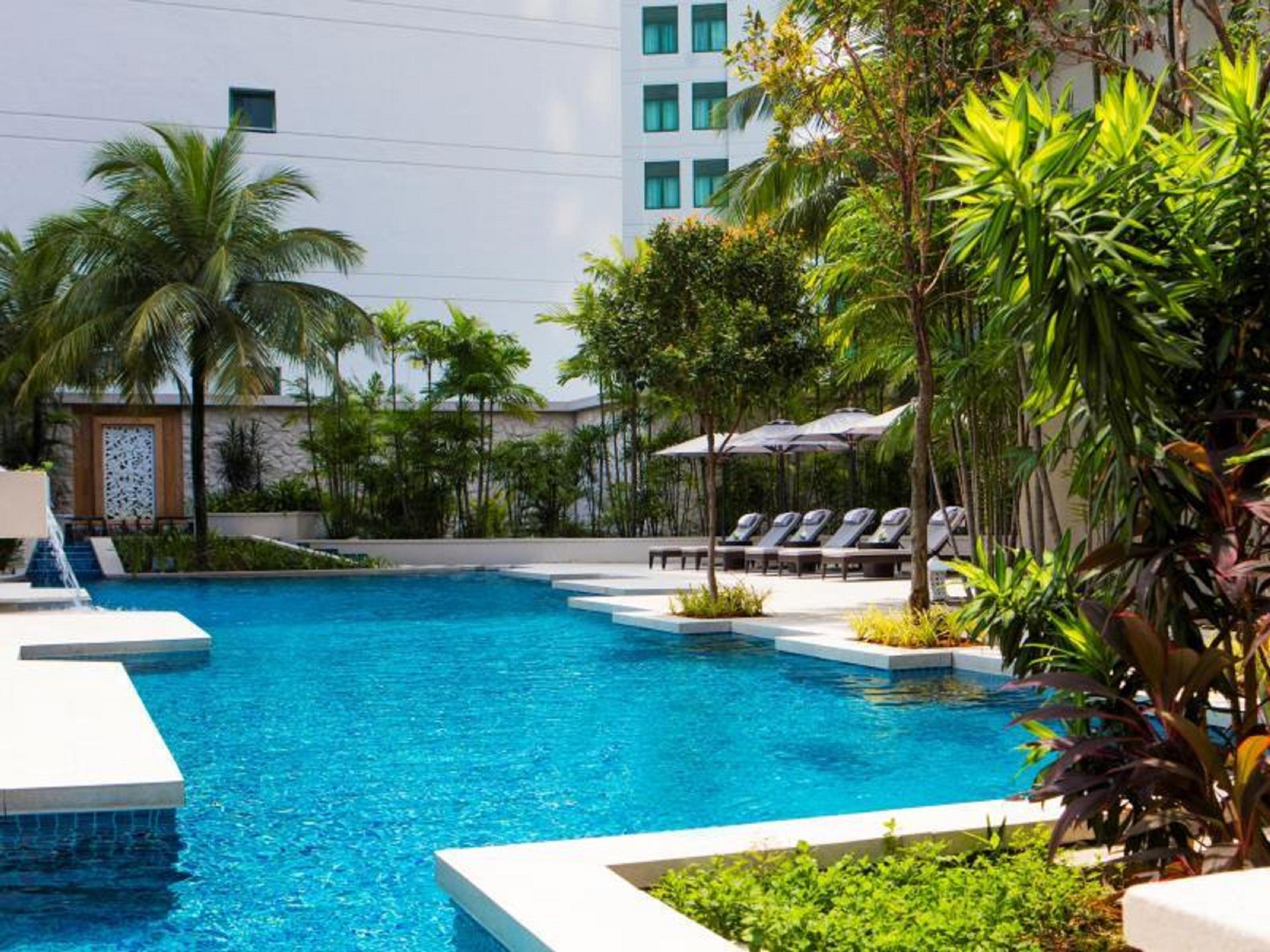 Hotel The Ritz-Carlton, Kuala Lumpur Exteriér fotografie The pool at the hotel