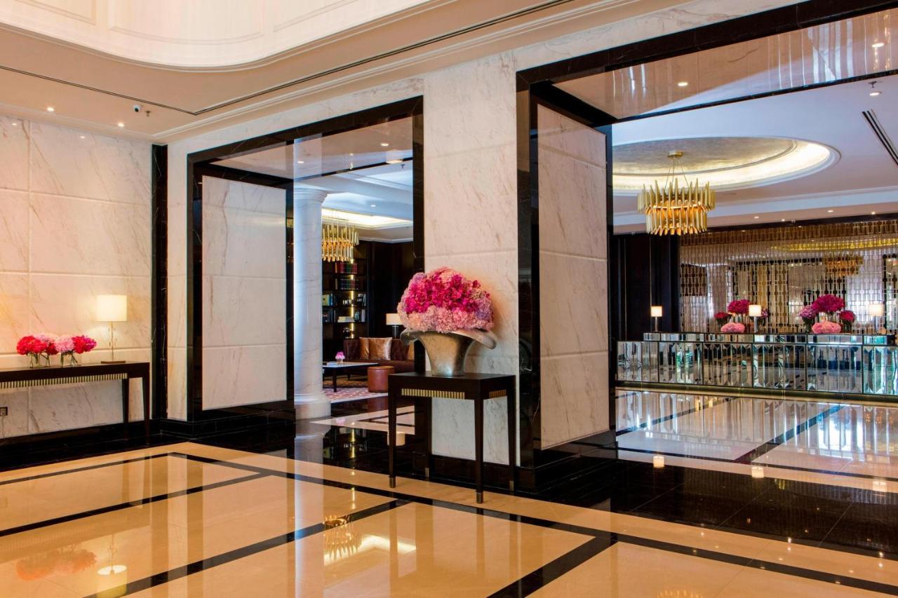 Hotel The Ritz-Carlton, Kuala Lumpur Exteriér fotografie The lobby of the hotel