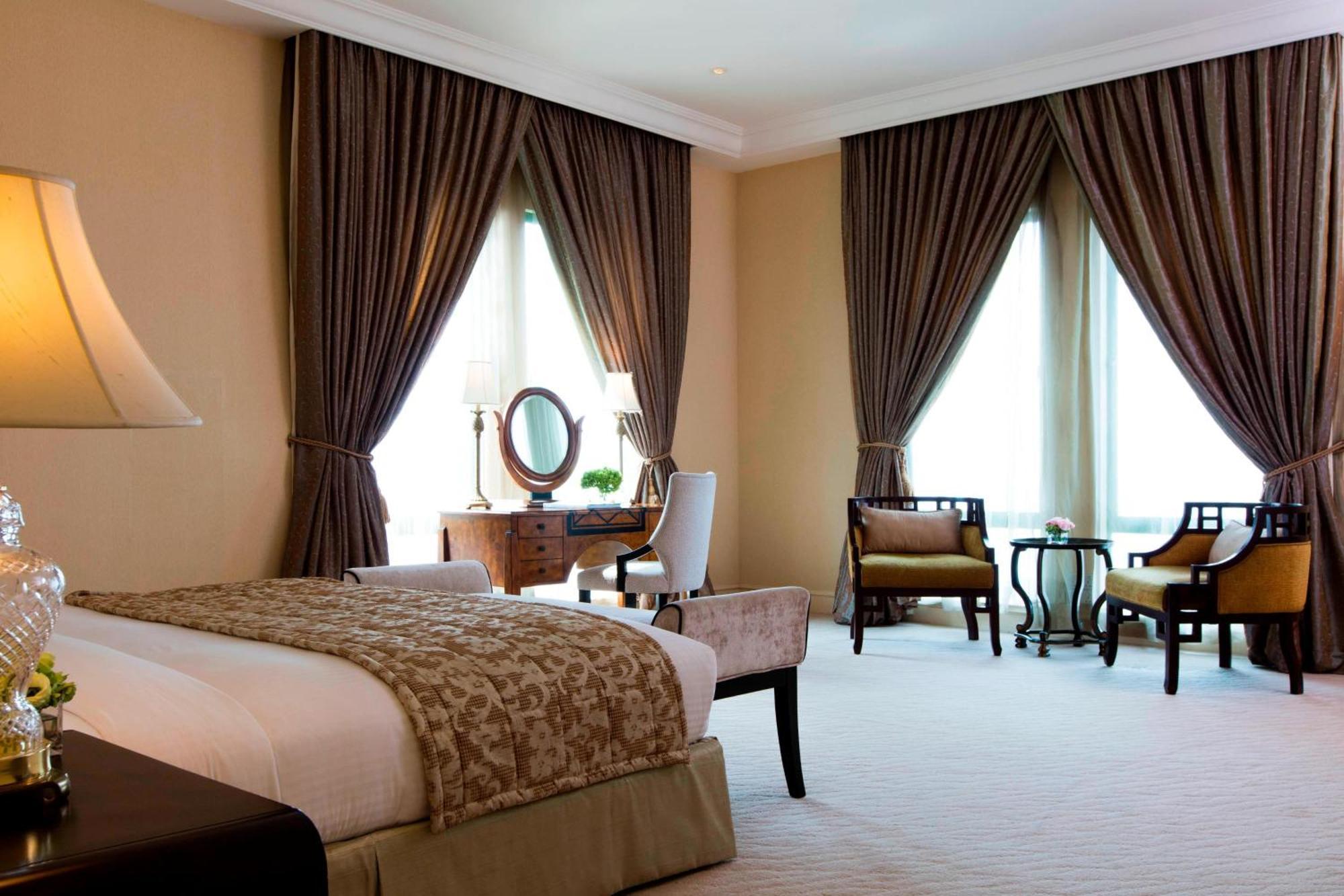 Hotel The Ritz-Carlton, Kuala Lumpur Exteriér fotografie A bedroom at the Jumeirah Emirates Towers Hotel
