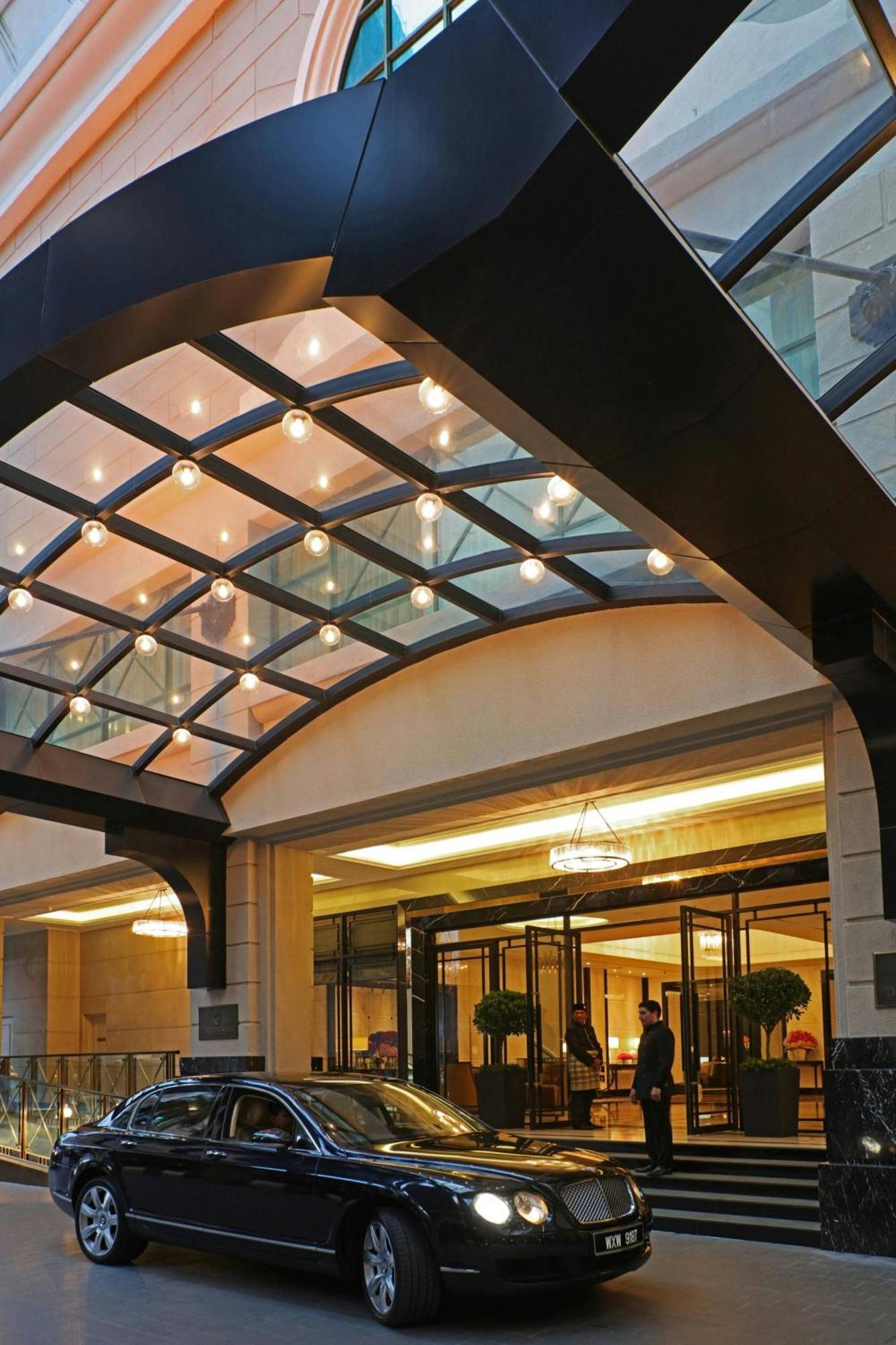 Hotel The Ritz-Carlton, Kuala Lumpur Exteriér fotografie The ceiling of the lobby