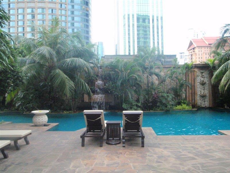Hotel The Ritz-Carlton, Kuala Lumpur Exteriér fotografie The pool at the Shangri-La Hotel, Kuala Lumpur